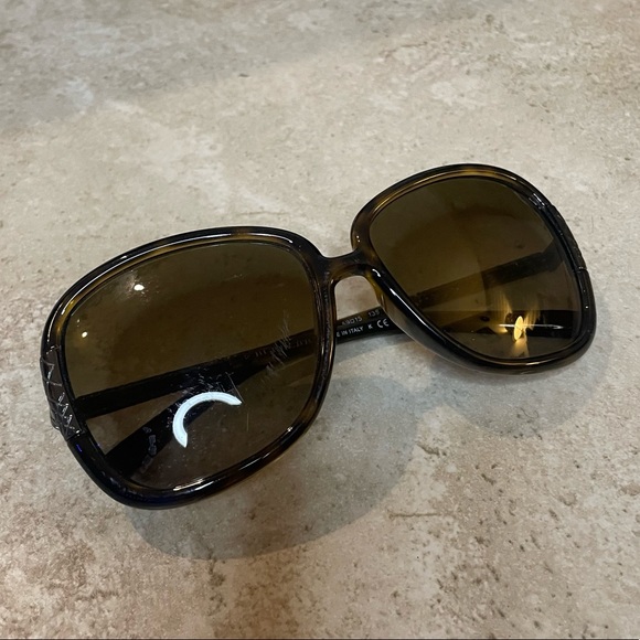 Burberry Sunglasses in Tortoiseshell - Picture 5 of 8